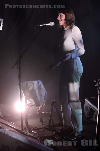 ALDOUS HARDING - 2017-11-13 - PARIS - Point Ephemere - Hannah Sian Topp